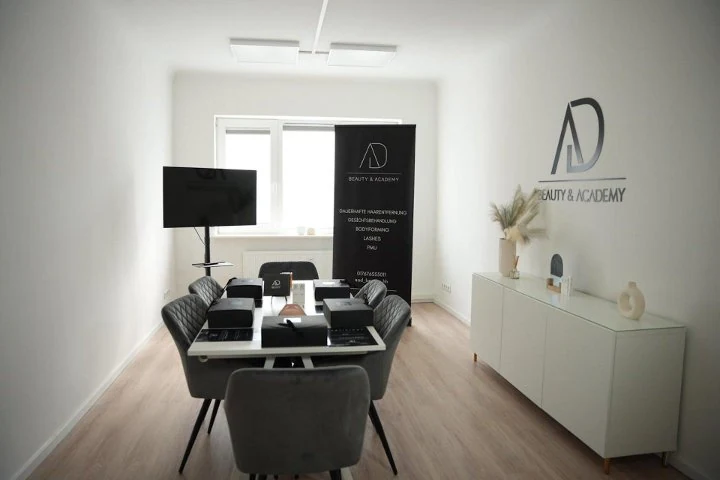 AD Beauty & Academy