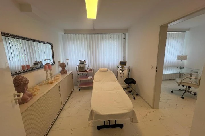 Aesthetic Academy Care