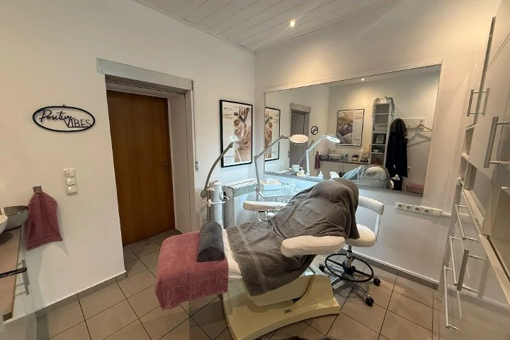 Alexandra @DK Beauty Massage