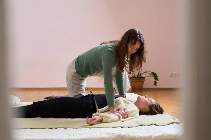 Alternatives with Joanna - Shiatsu Massage & Reiki