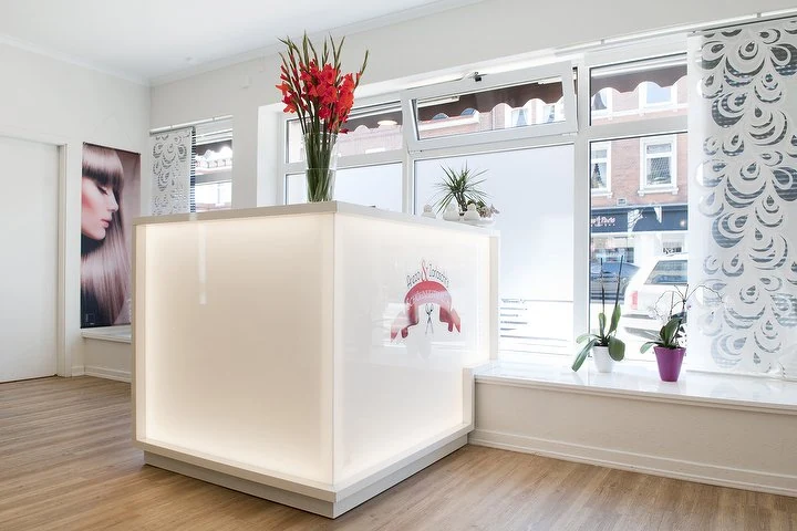 Arezo & Zarlascht's Schönheitssalon