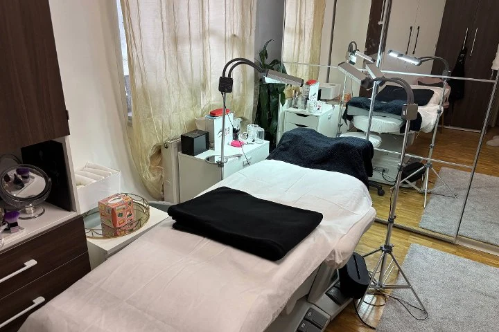 Beauty Homestudio-Lashes & Brows, Nails