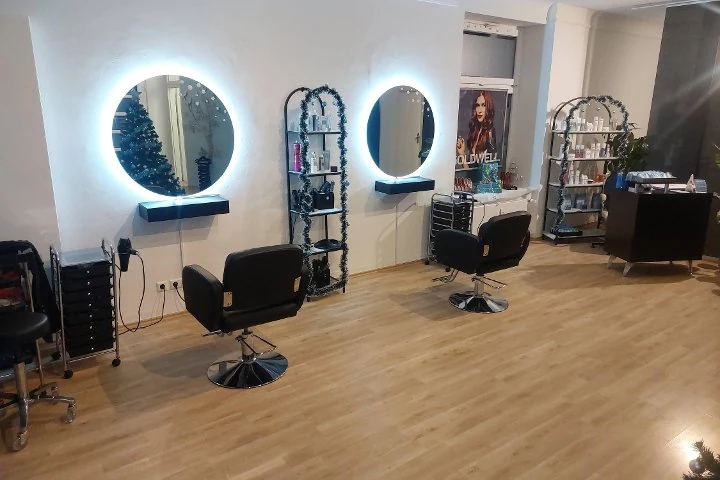 DreamHair Cut & Color