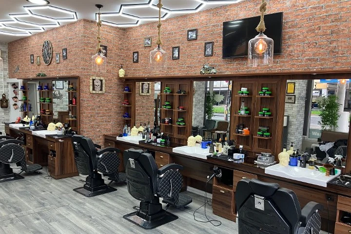 Gentlemen's Barber Shop & Lady's Hair