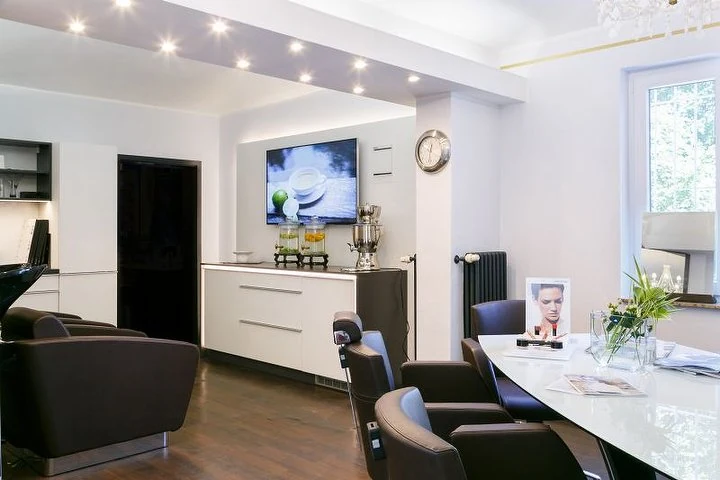 Hair & Beauty Salon