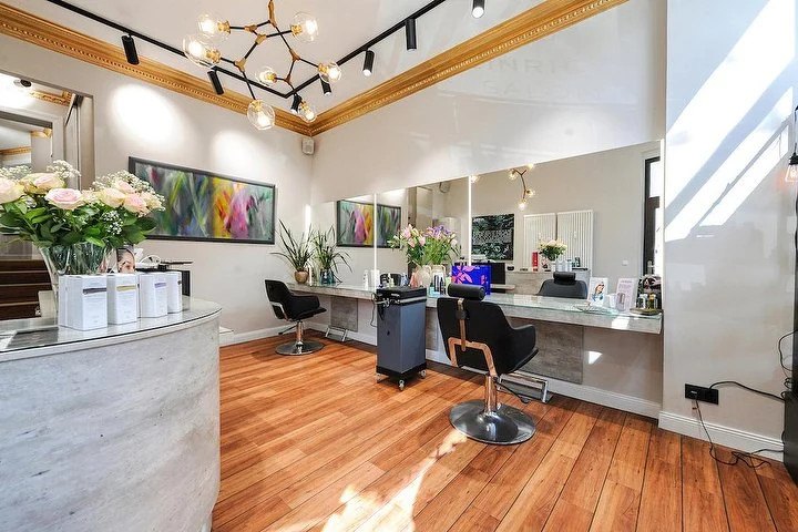 Heinrichs Salon