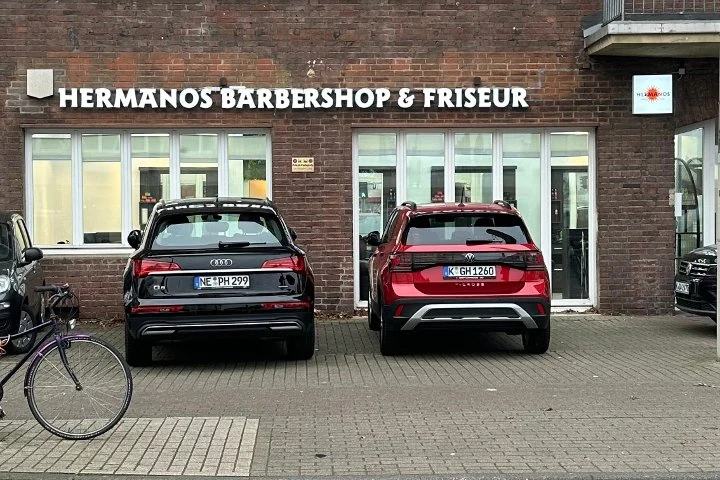 Hermanos Barbershop & Friseur