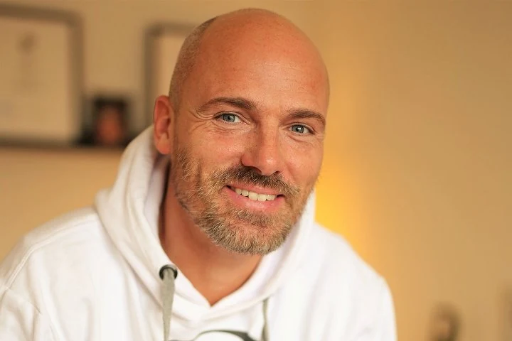 Holistische Massagen am Stachus by Oliver Böhne