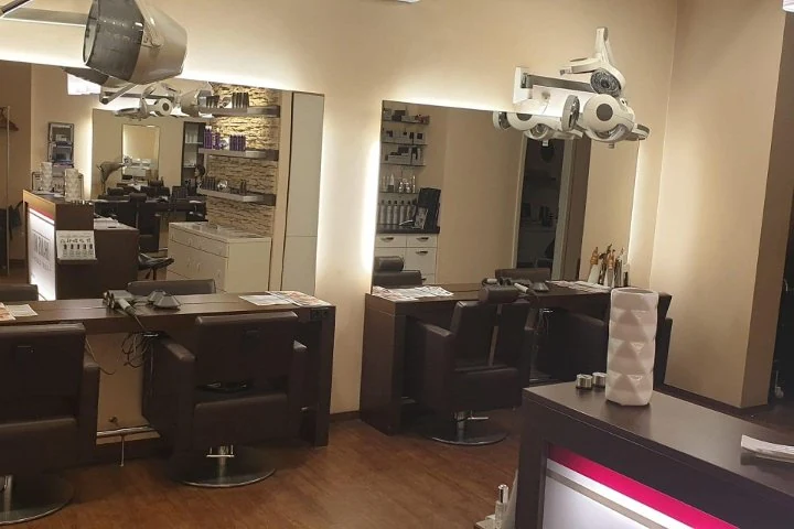 Khamis Mo Friseur & Kosmetik