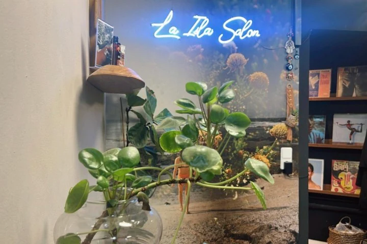 La Isla Salon