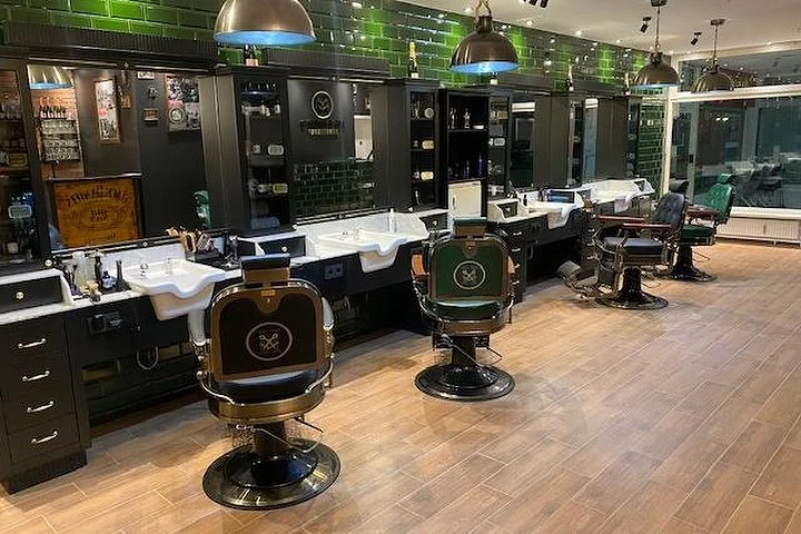 Leo & Ruben’s Barbershop & ladies