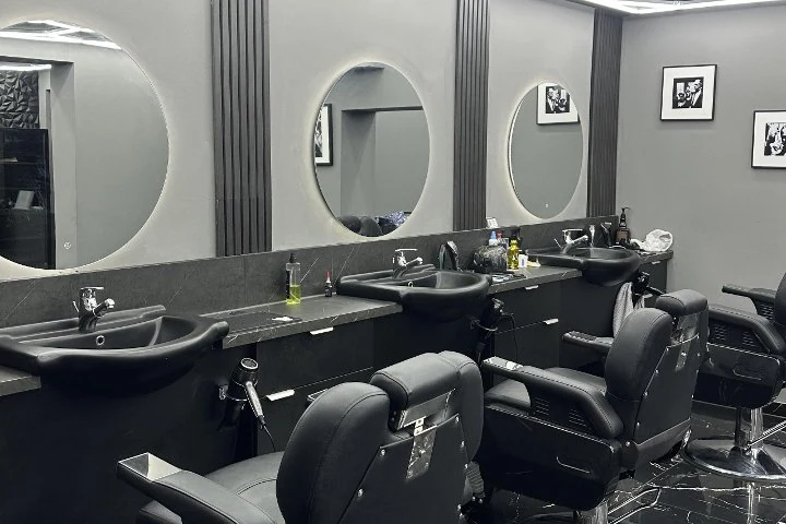 Locke‘s Barbershop
