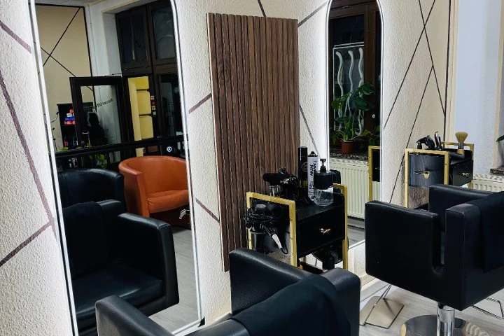 M&M Salon