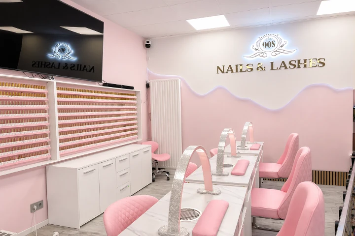Nails 90s & Lashes Koblenz