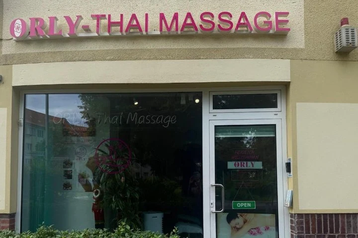 Orly - traditionelle Thai Massage (für Familie & Kinder)