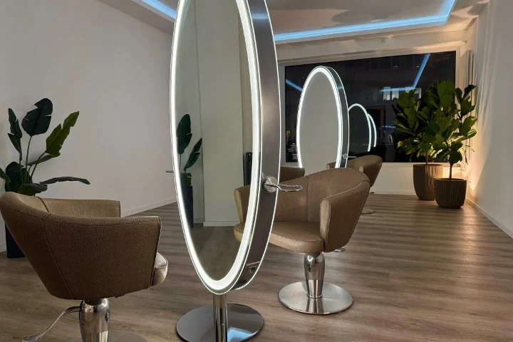 SALON BY JF