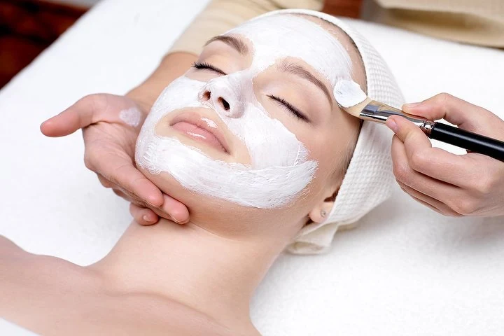 Schuback Parfümerie Kosmetik Studio und Beauty Station Husum
