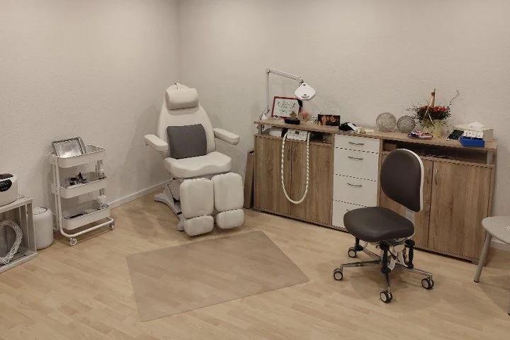 Studio Eleganz Fußpflege & Kosmetik& Nageldesigne