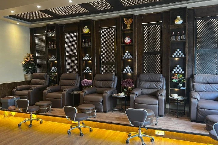 Tram Viet - The House of Well Being & mium. Nail Studio