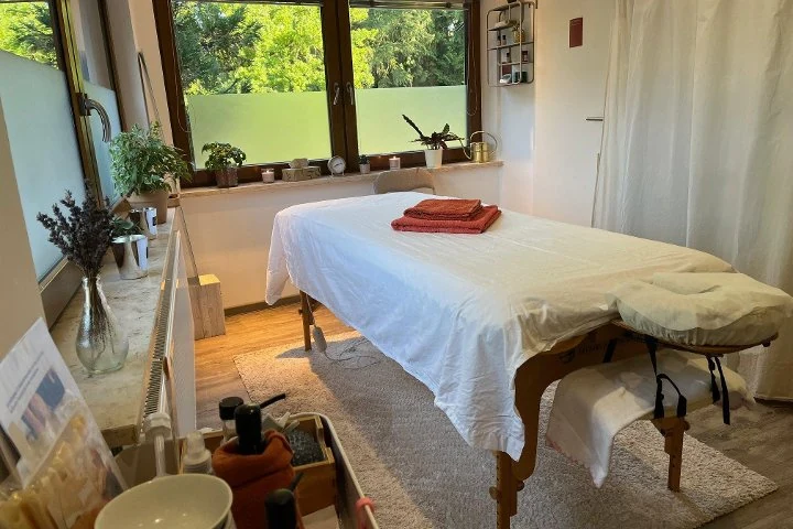 Zeit & Raum – Massagen und Wellness für Frauen (Aschaffenburg)